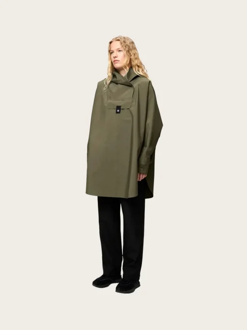Bergen Poncho - Grape Leaf
