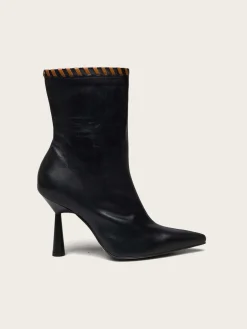 Leo Leather - Black