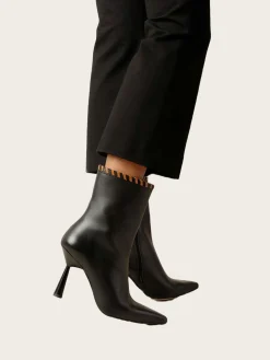 Leo Leather - Black