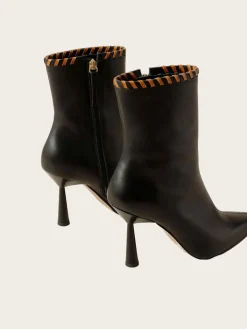 Leo Leather - Black