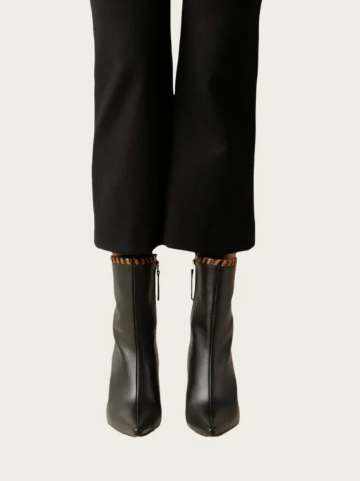 Leo Leather - Black