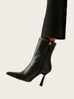 Leo Leather - Black